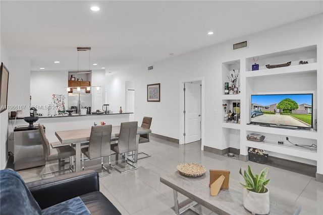 504 Woodgate Cir C, Sunrise, FL 33326