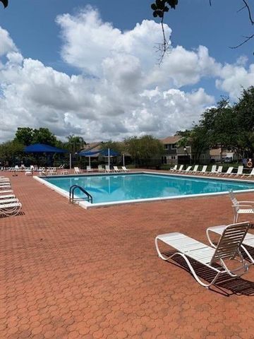 504 Woodgate Cir C, Sunrise, FL 33326