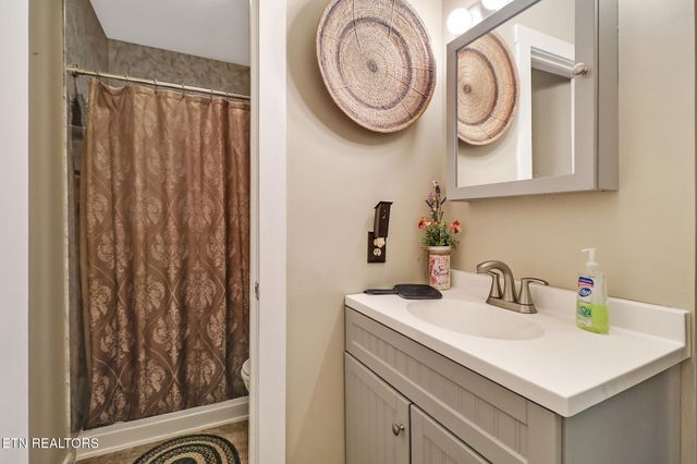 129 Norcross Rd, Crossville, TN 38558