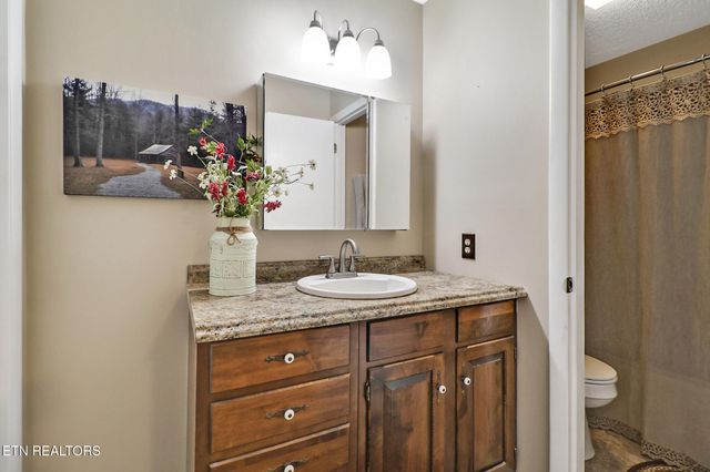 129 Norcross Rd, Crossville, TN 38558