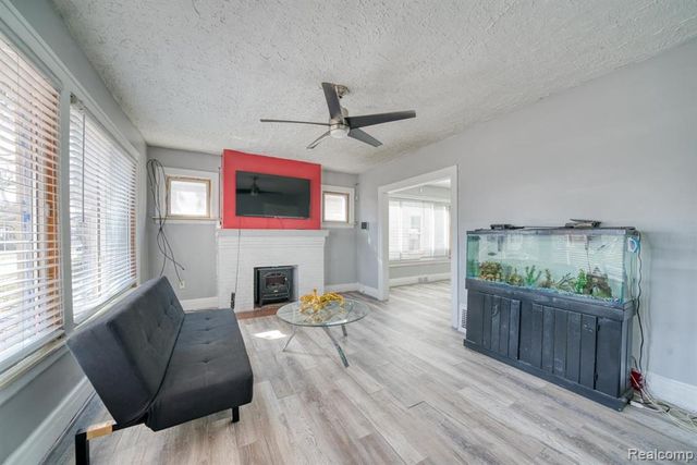 15509 Holmur Street, Detroit, MI 48238