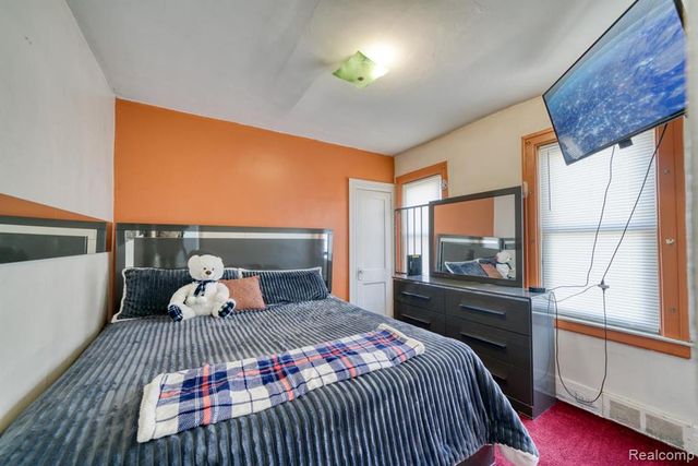 15509 Holmur Street, Detroit, MI 48238