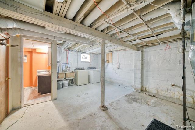 15509 Holmur Street, Detroit, MI 48238