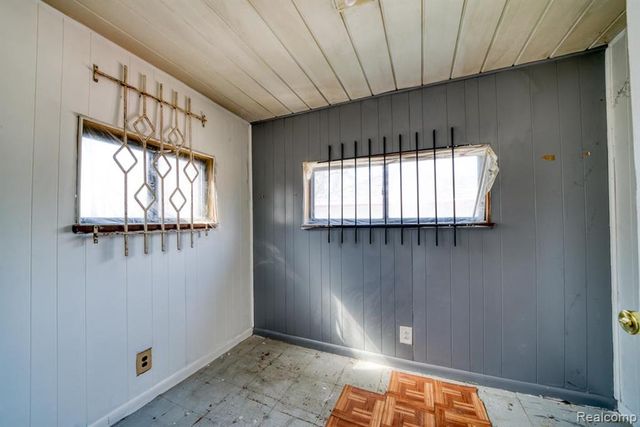 15509 Holmur Street, Detroit, MI 48238