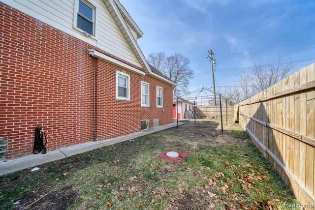 15509 Holmur Street, Detroit, MI 48238