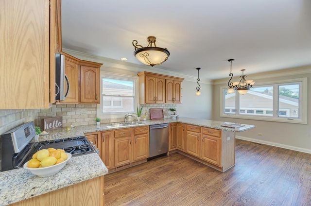 9956 Ivanhoe Avenue, Schiller Park, IL 60176