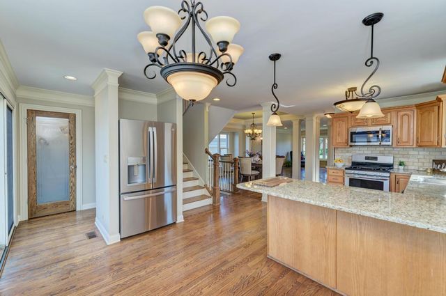 9956 Ivanhoe Avenue, Schiller Park, IL 60176