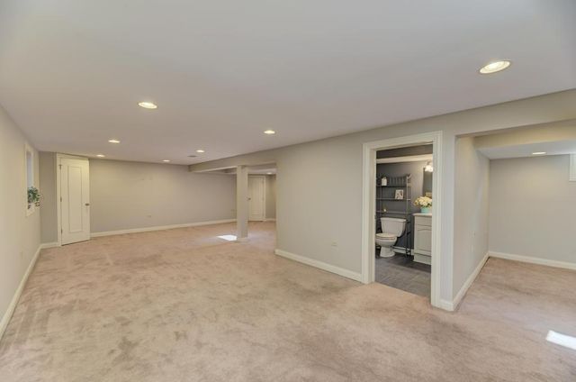9956 Ivanhoe Avenue, Schiller Park, IL 60176