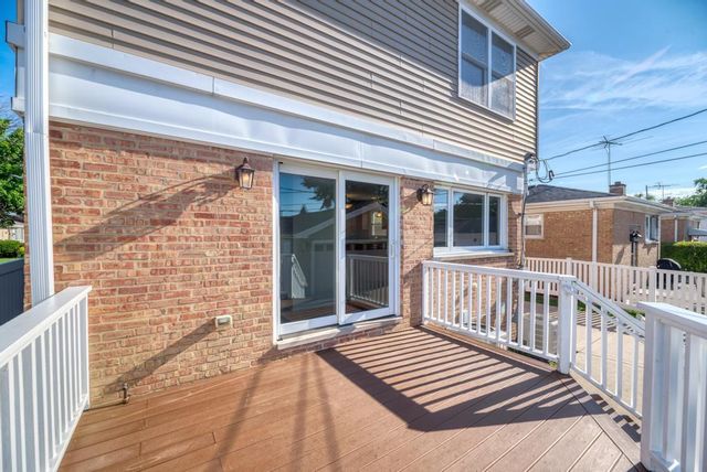 9956 Ivanhoe Avenue, Schiller Park, IL 60176