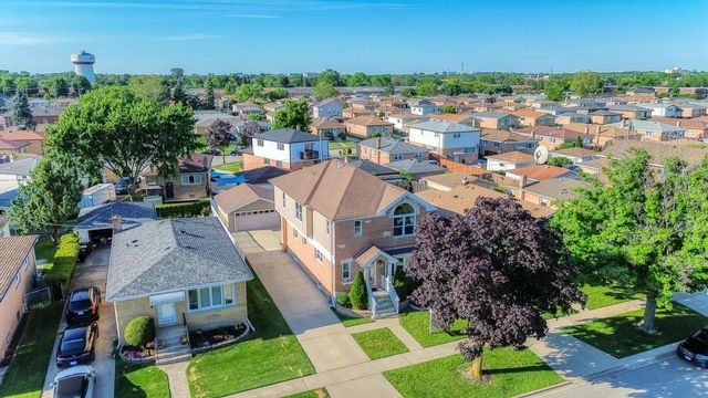9956 Ivanhoe Avenue, Schiller Park, IL 60176