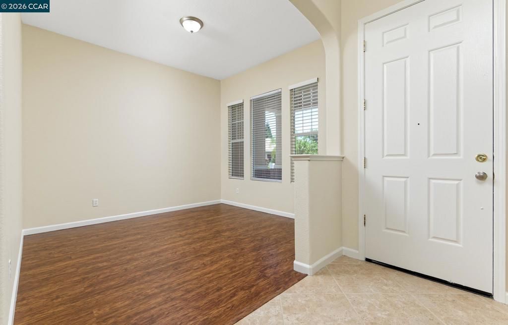 Image 15 of property listing at 1689 Soledad Dr, Roseville, CA 95747