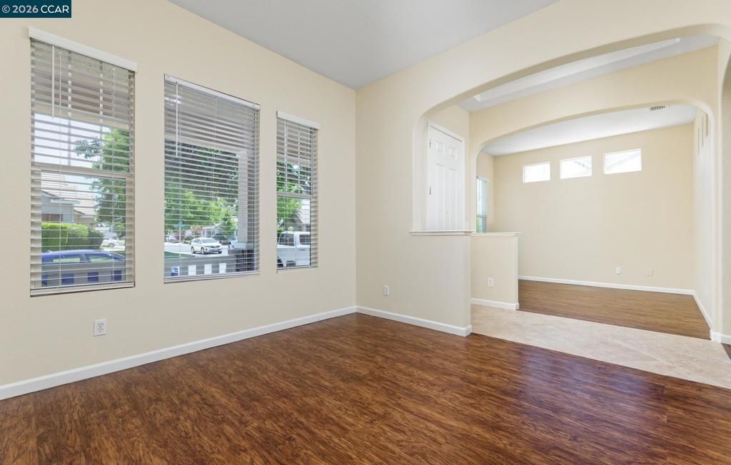 Image 16 of property listing at 1689 Soledad Dr, Roseville, CA 95747
