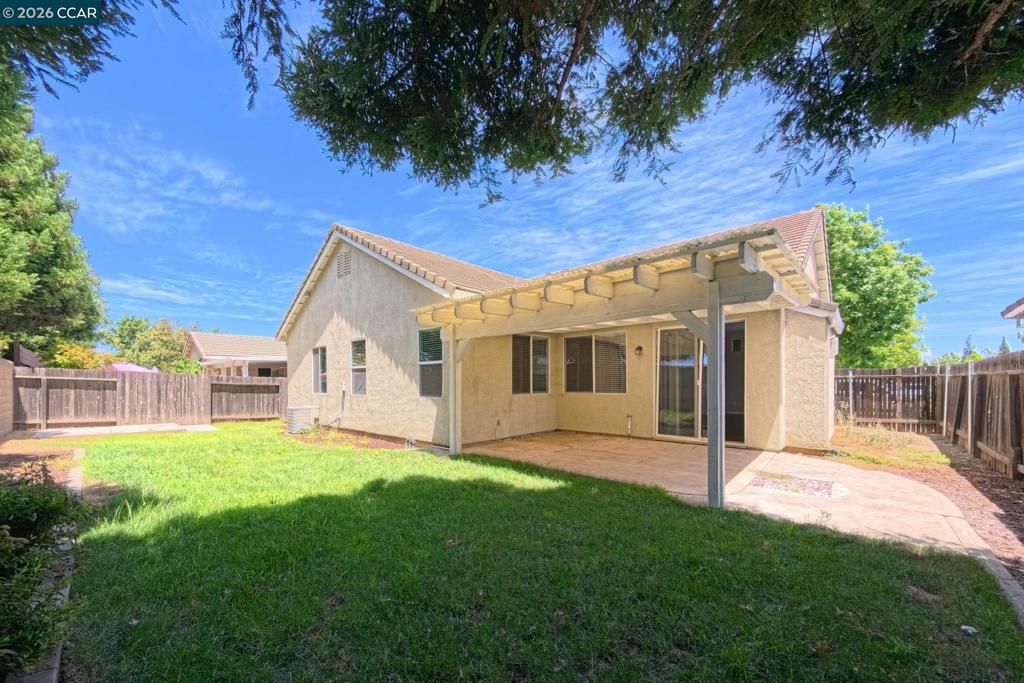 Image 24 of property listing at 1689 Soledad Dr, Roseville, CA 95747