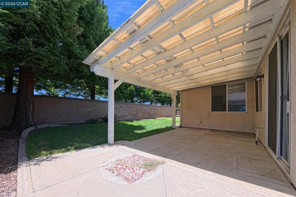 Image 27 of property listing at 1689 Soledad Dr, Roseville, CA 95747
