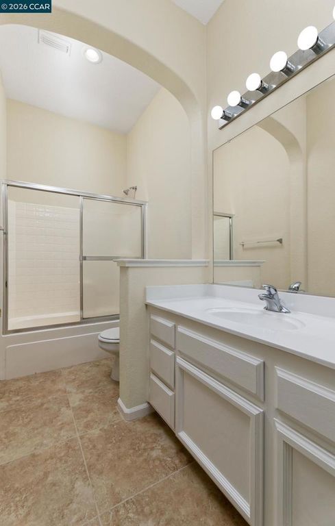 Image 8 of property listing at 1689 Soledad Dr, Roseville, CA 95747