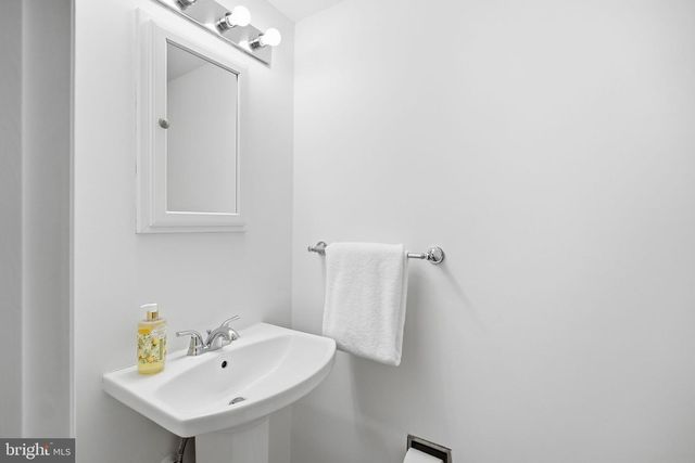 639 AZALEA DR, Rockville, MD 20850