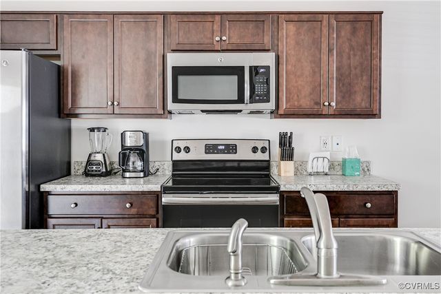 1506 Stonewall Manor Dr, Henrico, VA 23228