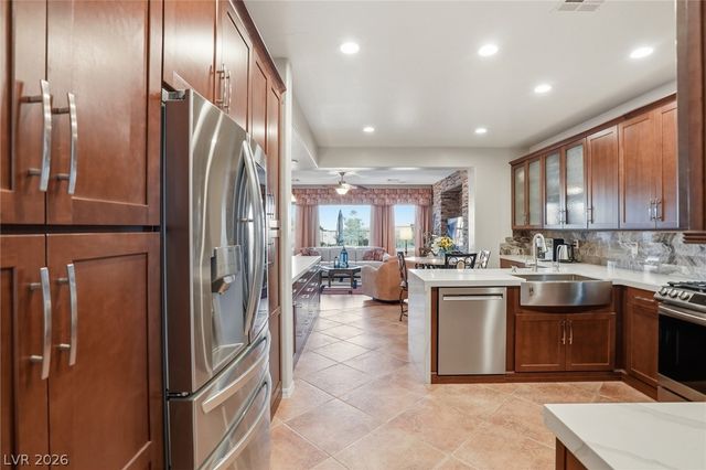 8300 Imperial Lakes Street, Las Vegas, NV 89131