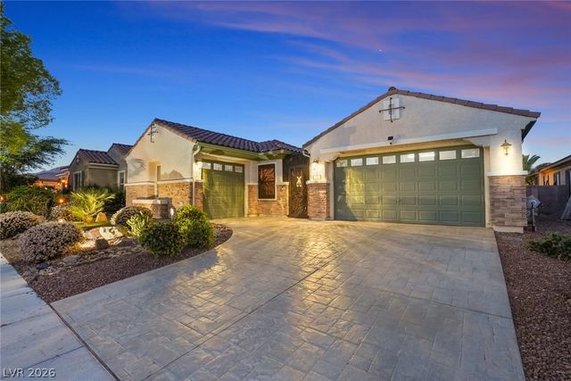 8300 Imperial Lakes Street, Las Vegas, NV 89131