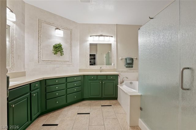 8300 Imperial Lakes Street, Las Vegas, NV 89131