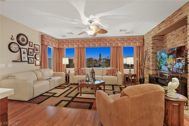 8300 Imperial Lakes Street, Las Vegas, NV 89131