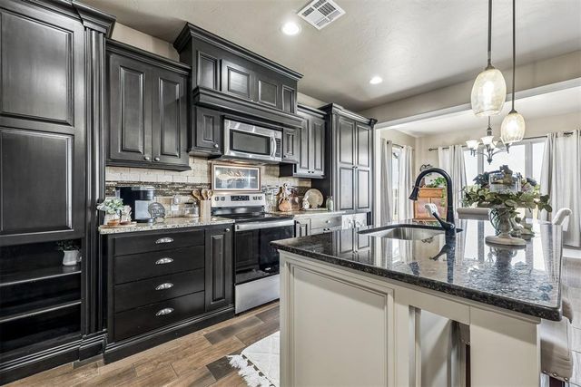 9001 NW 141st Street, Yukon, OK 73099