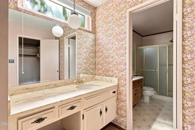 195 W Avenida De Las Flores, Thousand Oaks, CA 91360