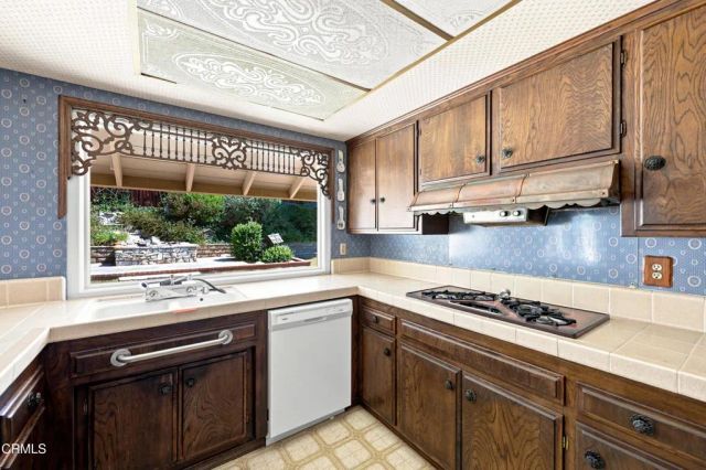 195 W Avenida De Las Flores, Thousand Oaks, CA 91360