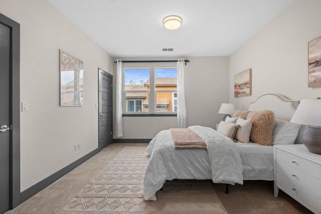 2423 Stearman Lane 2, San Jose, CA 95132