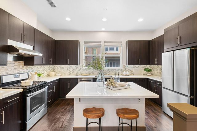 2423 Stearman Lane 2, San Jose, CA 95132