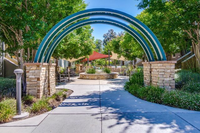 2423 Stearman Lane 2, San Jose, CA 95132