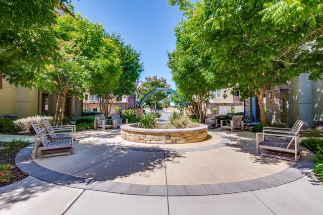 2423 Stearman Lane 2, San Jose, CA 95132