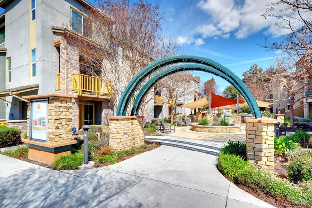 2423 Stearman Lane 2, San Jose, CA 95132