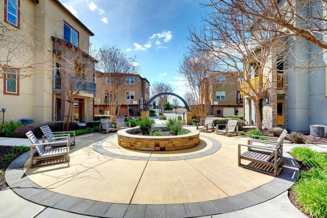 2423 Stearman Lane 2, San Jose, CA 95132