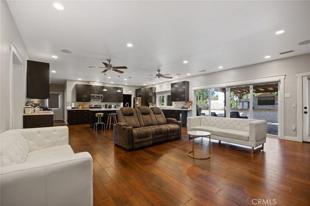 17183 Sunburst, Northridge, CA 91325