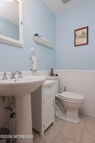 41 Carnegie Court, Middletown, NJ 07748