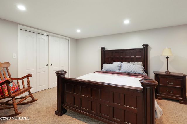 41 Carnegie Court, Middletown, NJ 07748