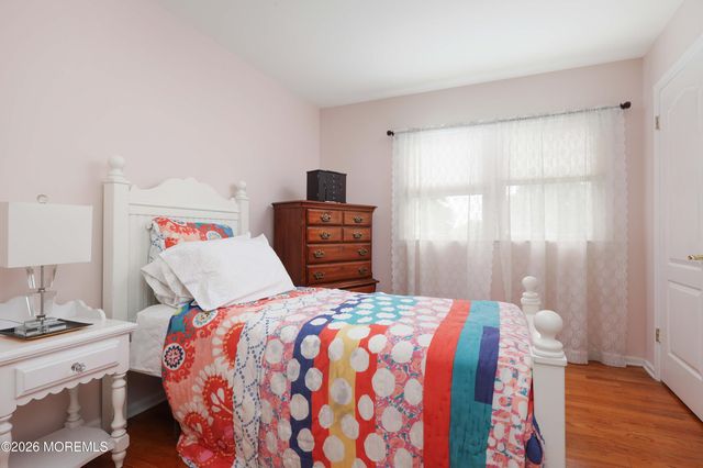 41 Carnegie Court, Middletown, NJ 07748