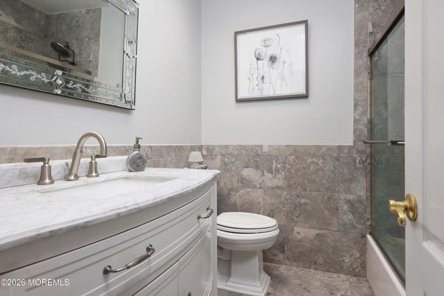 41 Carnegie Court, Middletown, NJ 07748