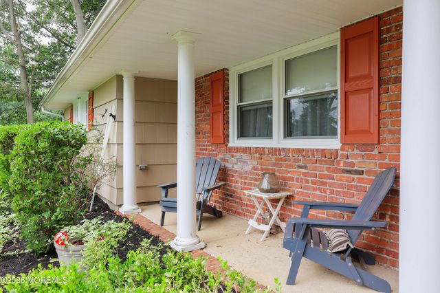41 Carnegie Court, Middletown, NJ 07748