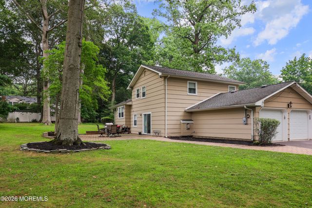 41 Carnegie Court, Middletown, NJ 07748