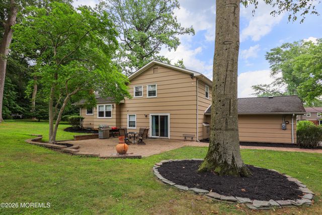 41 Carnegie Court, Middletown, NJ 07748