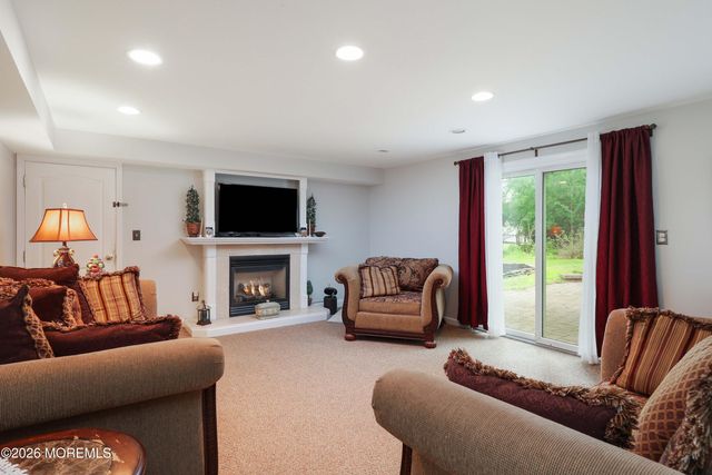41 Carnegie Court, Middletown, NJ 07748