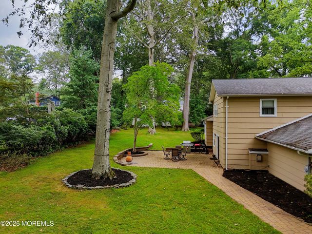41 Carnegie Court, Middletown, NJ 07748