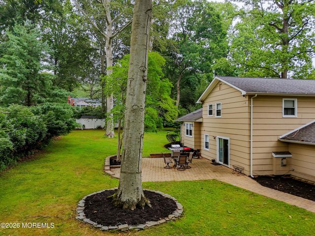 41 Carnegie Court, Middletown, NJ 07748