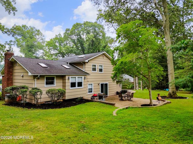 41 Carnegie Court, Middletown, NJ 07748