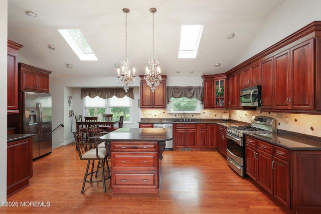 41 Carnegie Court, Middletown, NJ 07748