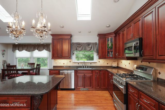 41 Carnegie Court, Middletown, NJ 07748