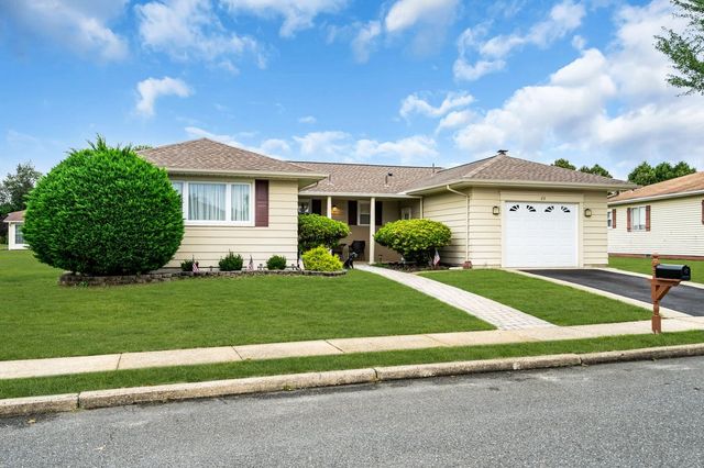 23 Roman Street, Toms River, NJ 08757