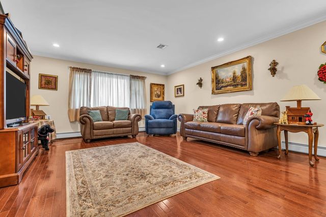 23 Roman Street, Toms River, NJ 08757